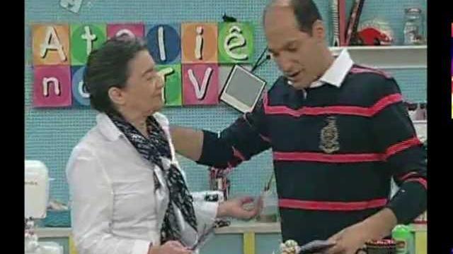 Caminho de mesa com a técnica Janelas da Catedral