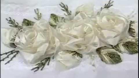 Bordado de flores com fitas