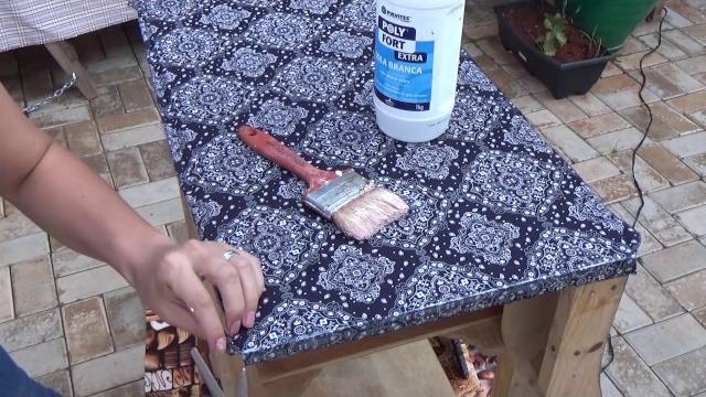 Como Aplicar tecido em Móveis (forração de móvel com Tecido)