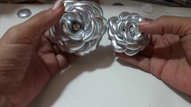 Dicas Flor boleada feita com lame e cetim bucol