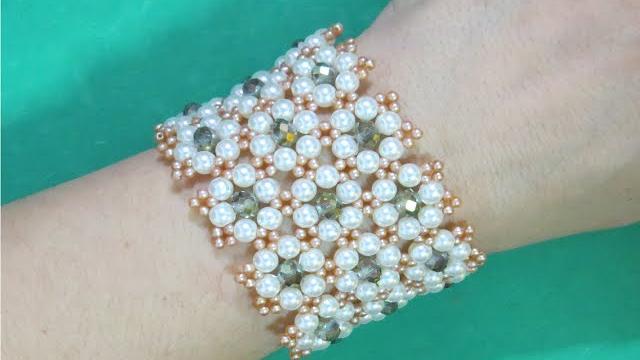 Pulseira BRACELETE de cristais e Pérolas Flores Delicadas – Maguida Silva