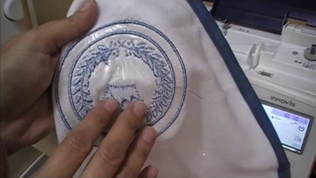 Bordando fraldinha e fazendo o acabamento em viés