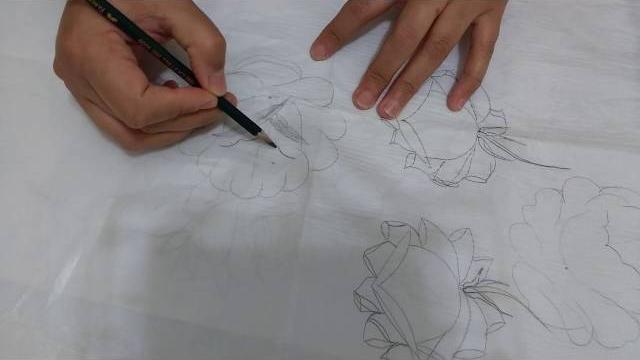 Desenhando rosas com Lia Ribeiro
