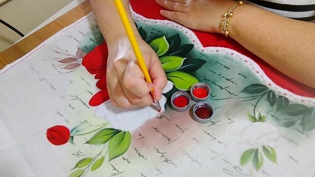 Como pintar rosas vermelhas