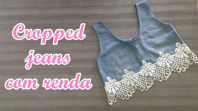 Cropped jeans feito com pernas de calça jeans