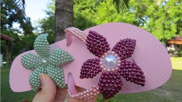 Flor de Pérolas para CHINELOS de um Jeito MUITO rápido – Maguida Silva