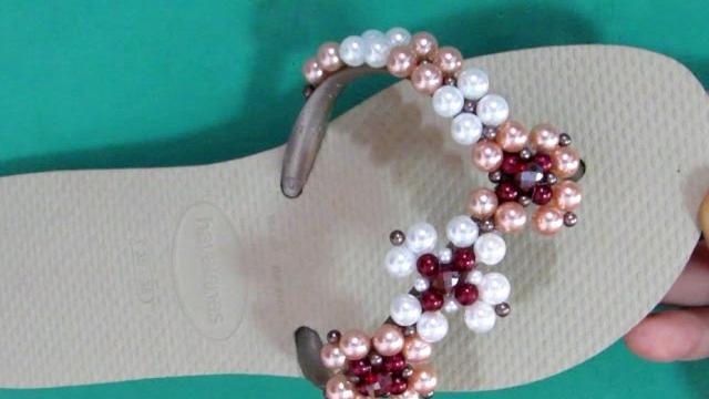Chinelo Bordado com Flores Super Fácil Aline – Maguida Silva