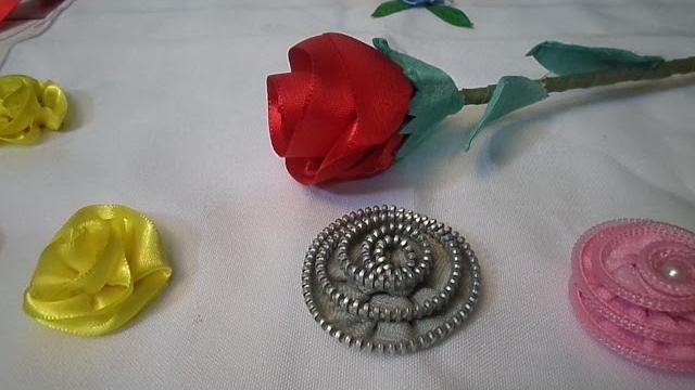 Como Fazer 03 Flores de materiais diferentes para aplique e Decoração