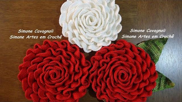 Mega Rosa em crochê por Simone Cavagnoli