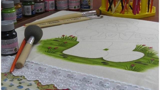 Pintura em tecido – Como pintar um chão muito fofo! Ursinha Carol – parte 1