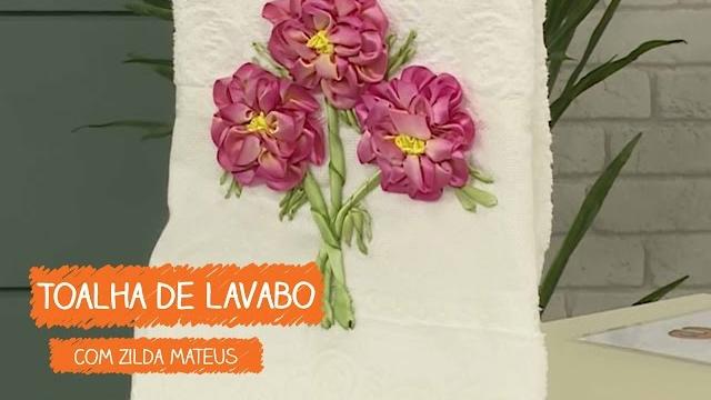 Toalha de Lavabo Flor Lisianto com Zilda Mateus