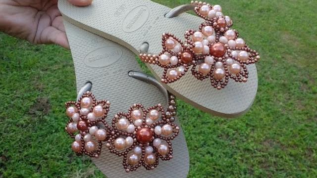 Chinelo Customizado Com Flor de Pérolas NUDE – Maguida Silva