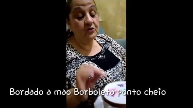 Bordado a mão Borboleta feita em ponto Cheio