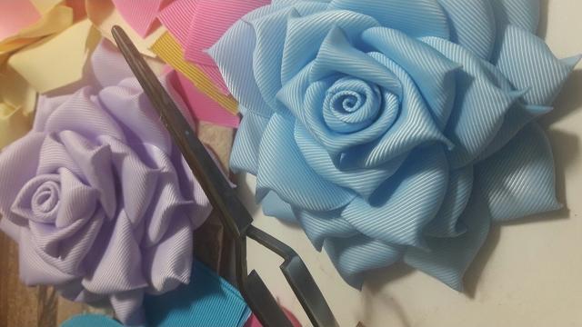 Pinça para fazer a flor em camadas com Janaína Gonçalves Moça Bulita Kids
