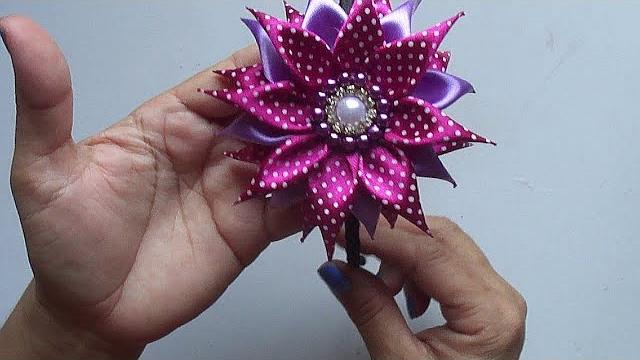 Tiara com flor em cetim ( modelo girassol )