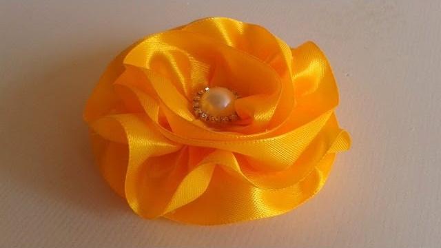 Flor de Fita De Cetim — Satin Ribbon Flower | por Artes de Luxo