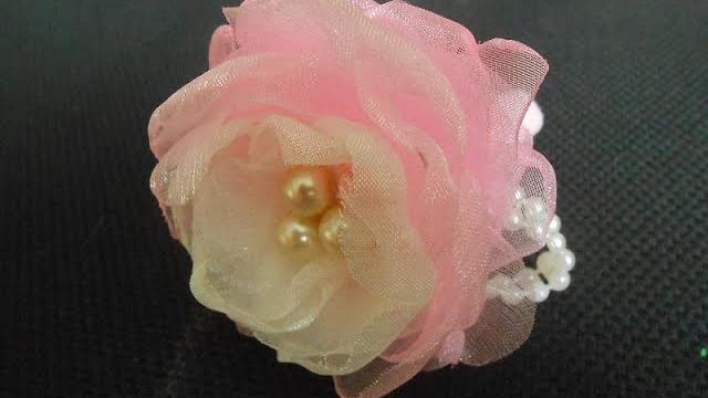 Flor de fitas de organza