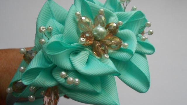Fazendo um lindo laço para customizar tiaras