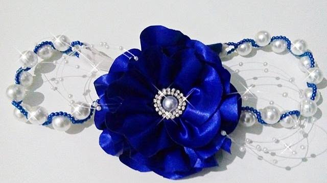 Flor de cetim por Flavia Arteira