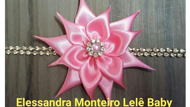Flor de Cetim – Feito com Fita de cetim – Elessandra Monteiro Lelê Baby