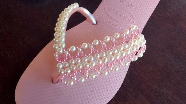 Chinelo Bordado com Trama de Princesa – Maguida Silva