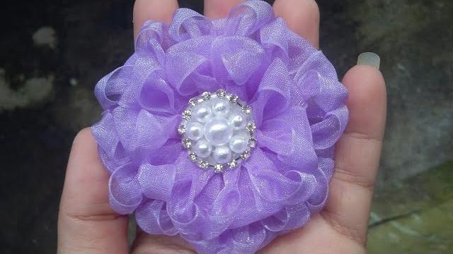 Flor de fita de organza