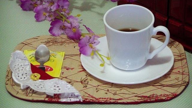 Toalhinha de chá ou Mug Rug