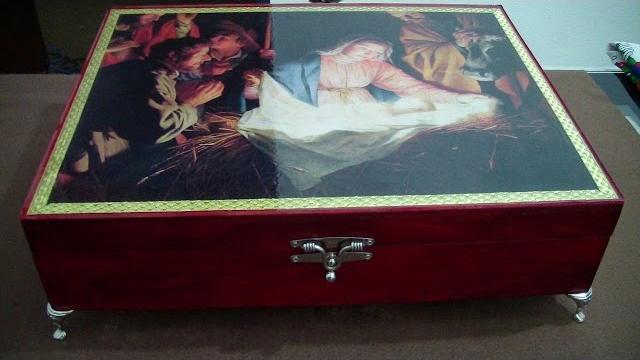 Caixa com Decoupagem e Vidro Líquido