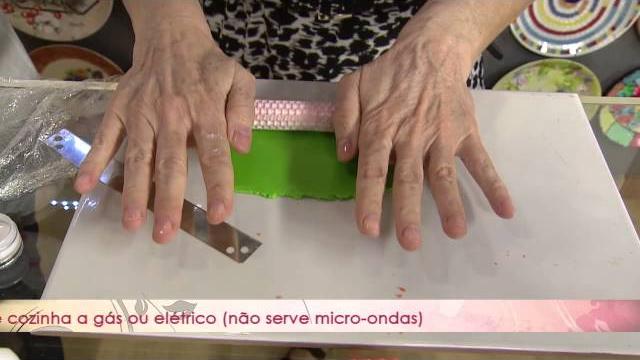 Aprenda a decorar um prato usando a técnica de Patchwork de texturas