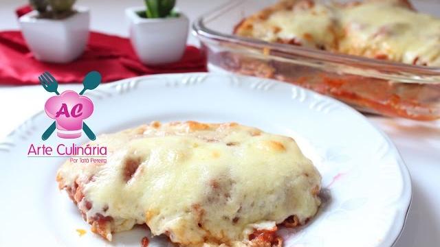 FILÉ DE FRANGO À PARMEGIANA