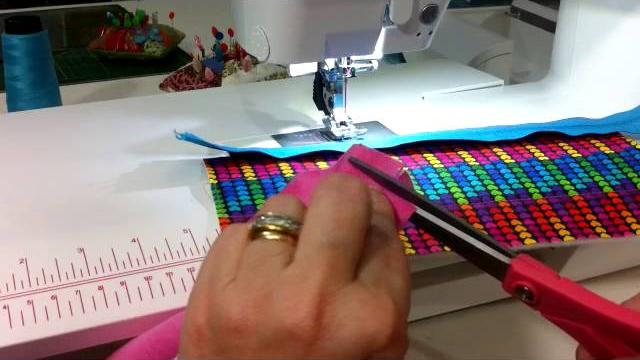 NECESSAIRE CORAÇÃO