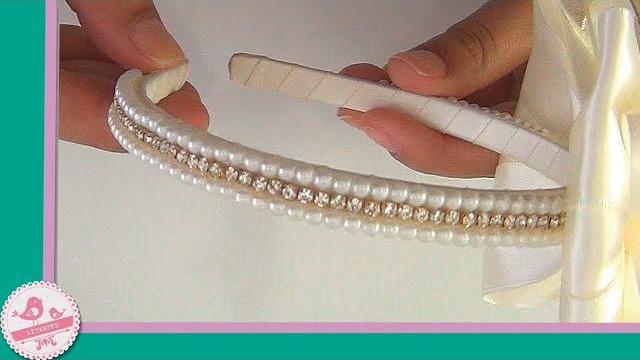 TIARA COM PÉROLAS E STRASS
