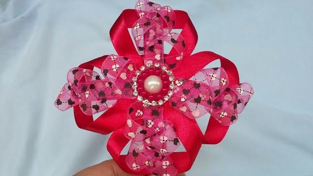 Flor bela de Cetim com organza