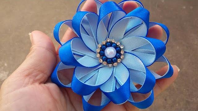 Flor Delicada de fitas