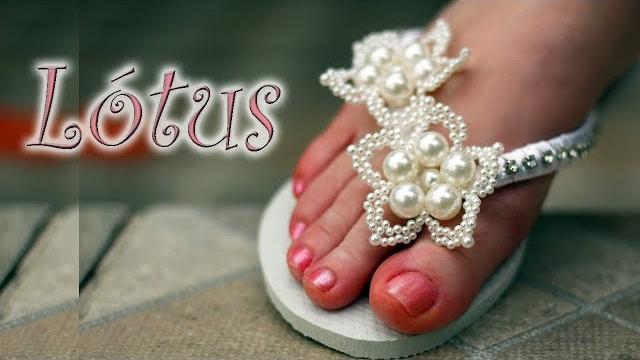 Chinelo decorado: Flor de pérolas