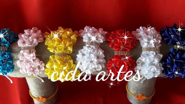 Tiara com laço de fuxico