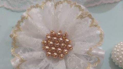 Flor Fácil de Fazer Com renda E fita de cetim – Flor Gabi