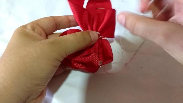 Laço com detalhe de fita estampada