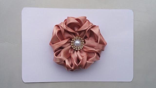 Passo a passo de flor com fita de cetim n9