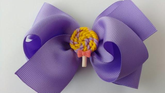 Laço meio torcido com fita número 9