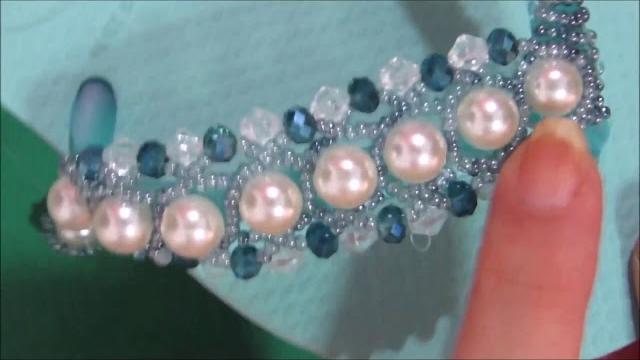 PAP – Chinelo Customizado – Trama de Pérolas – Pulseira ENCANTADA ( Remixado) Maguida Silva
