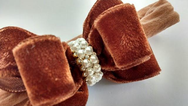 Miolo com strass e pérola