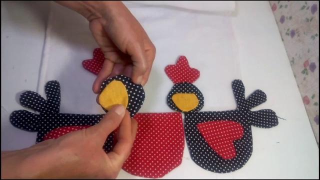 Barrado de Galinha em Patchwork – Pano de copa com barrado.