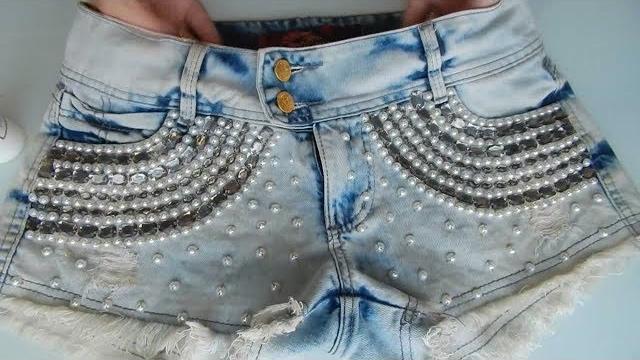 Short bordado com pedraria