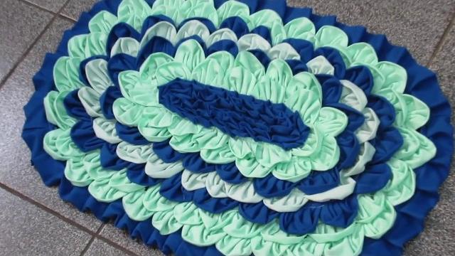 Tapete de Retalhos – How to make doormats using waste clothes