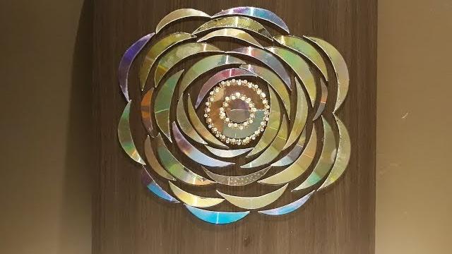 Tirando algumas dúvidas e decorando com CDs e DVDs