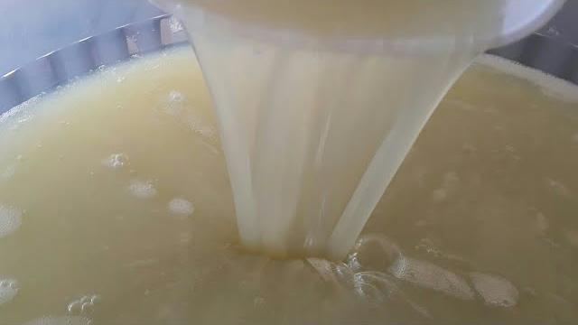 Faça sabão líquido sem óleo com soda e 1 sabão de mercado rende 20 litros