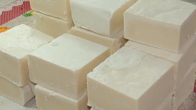 SABÃO CASEIRO DE ÓLEO SODA E BICARBONATO