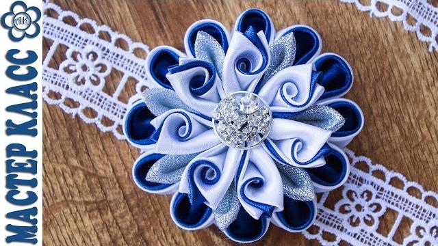 Flores Kanzashi de pétalas por Anastasia Kulikova