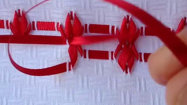 Barrado pra colocar em toalhas de lavabo, de boca e também pra outros fins